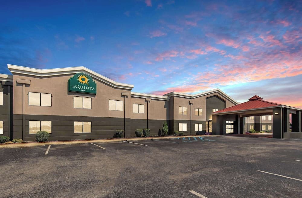 MainStay Suites Decatur River City featured exterior or lobby in Decatur, AL — similar hotel