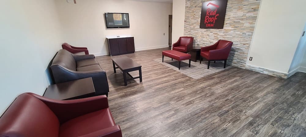 Red Roof Inn LaGrange property views in LaGrange, GA — gallery photo 3