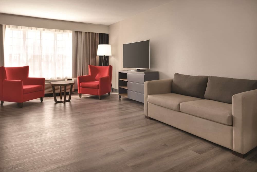 Country Inn & Suites by Radisson, Cedar Falls, IA gallery photo in Cedar Falls, IA — image 32