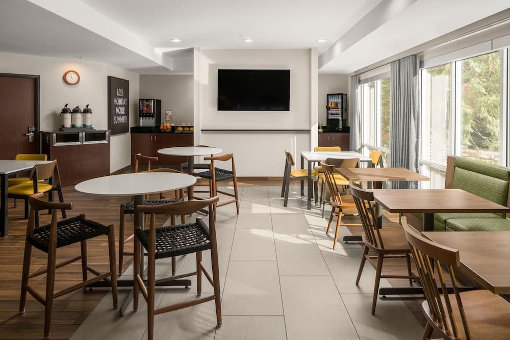 Fairfield Inn & Suites by Marriott Beaverton gallery photo in Beaverton, OR — image 8