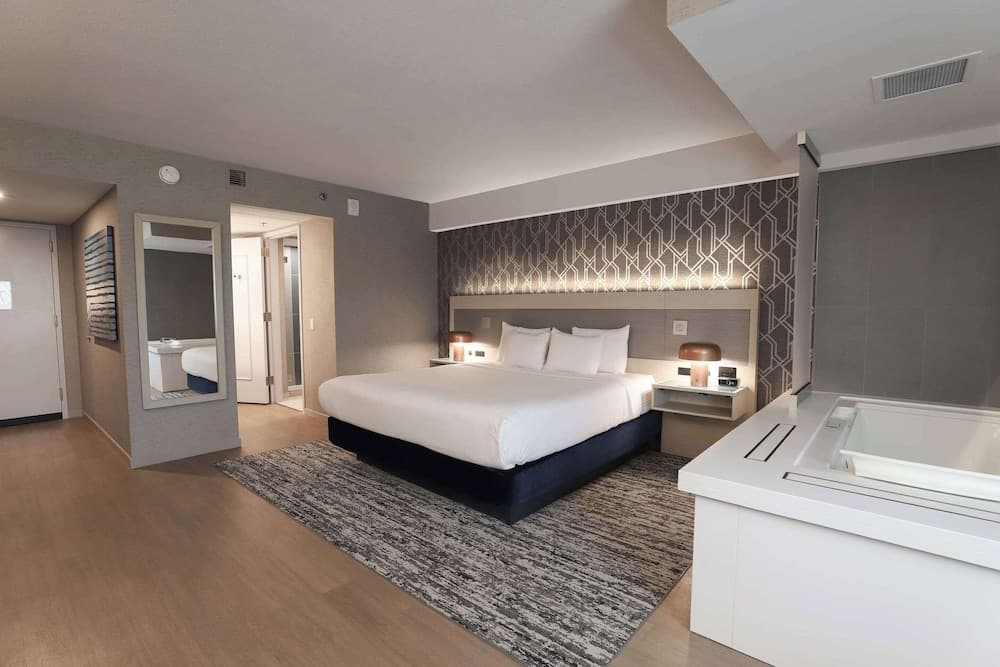 Radisson Plaza Hotel at Kalamazoo Center gallery photo in Kalamazoo, MI — image 21