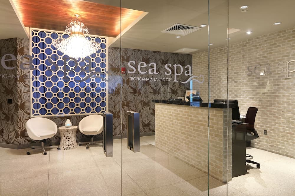 Tropicana Atlantic City – A Caesars Rewards Destination interior in Atlantic City, NJ — gallery photo 2