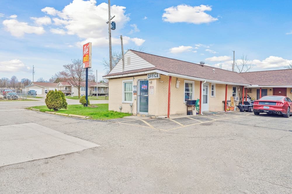 Flint Motel by OYO MI Near I-475 gallery photo in Flint, MI — image 44