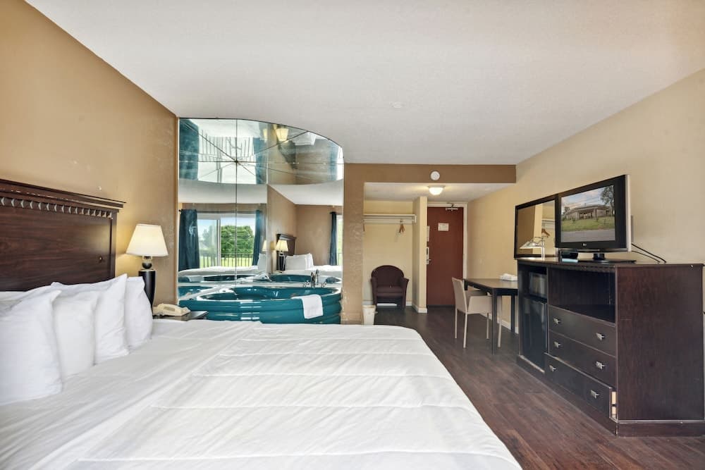 Miami Suites Hotel gallery photo in Toledo, OH — image 25