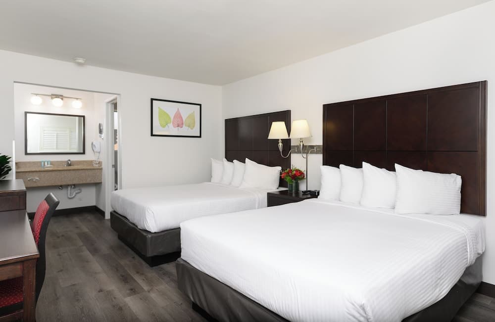 Alpine Inn near Convention Center and the Park gallery photo in Anaheim, CA — image 7