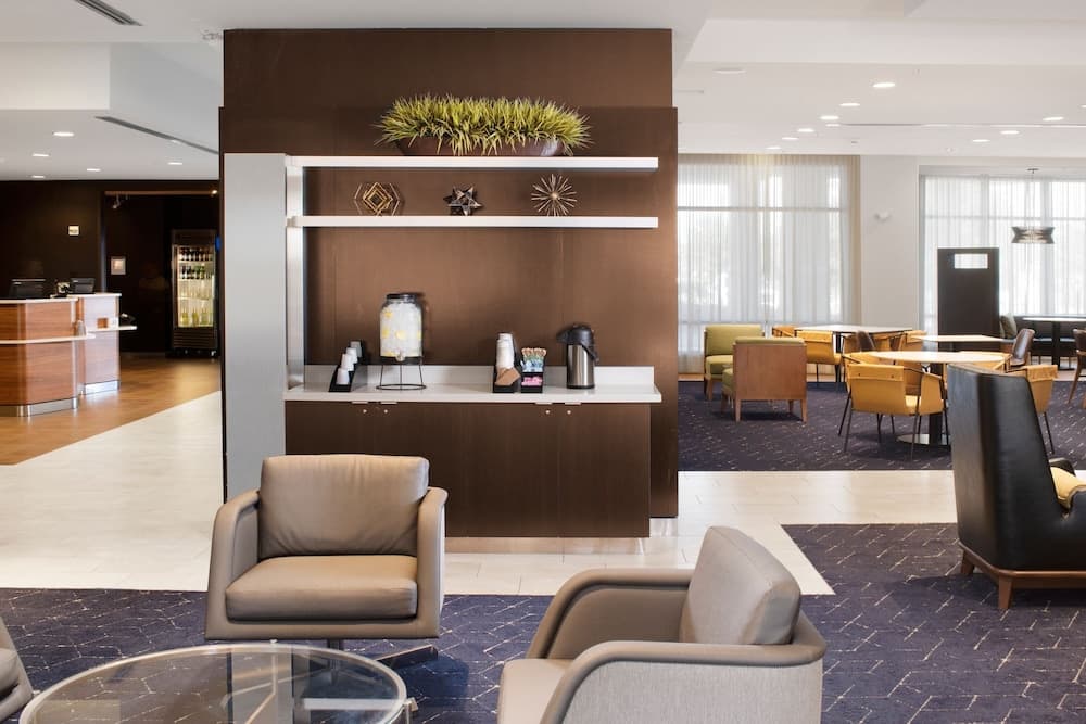 Courtyard by Marriott Lubbock Downtown/University Area interior in Lubbock, TX — gallery photo 2