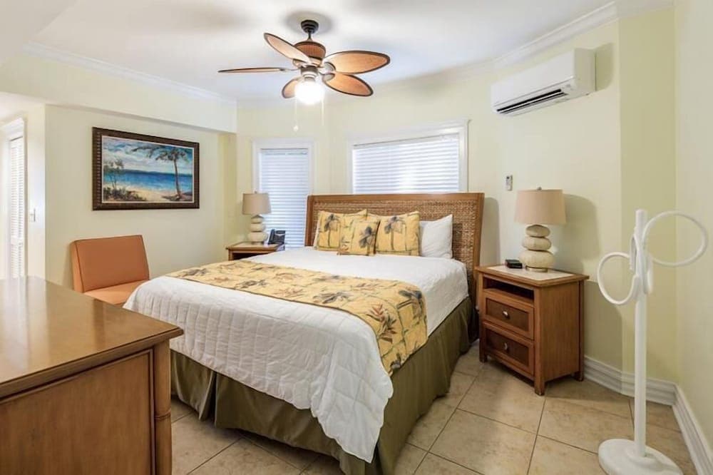 Coconut Beach Resort Timeshare featured exterior or lobby in Key West, FL — similar hotel
