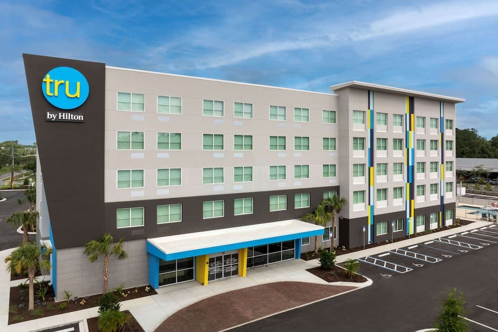 Tru by Hilton Jacksonville Airport I-95 featured exterior or lobby in Jacksonville, FL — similar hotel