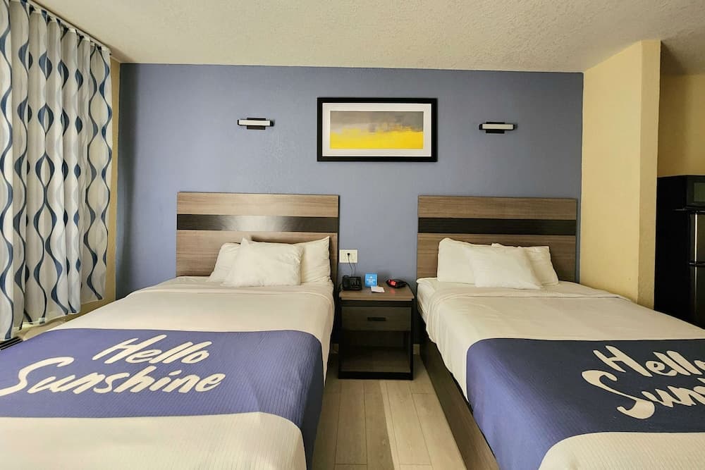 Days Inn by Wyndham Freeport property views in Freeport, TX — gallery photo 3