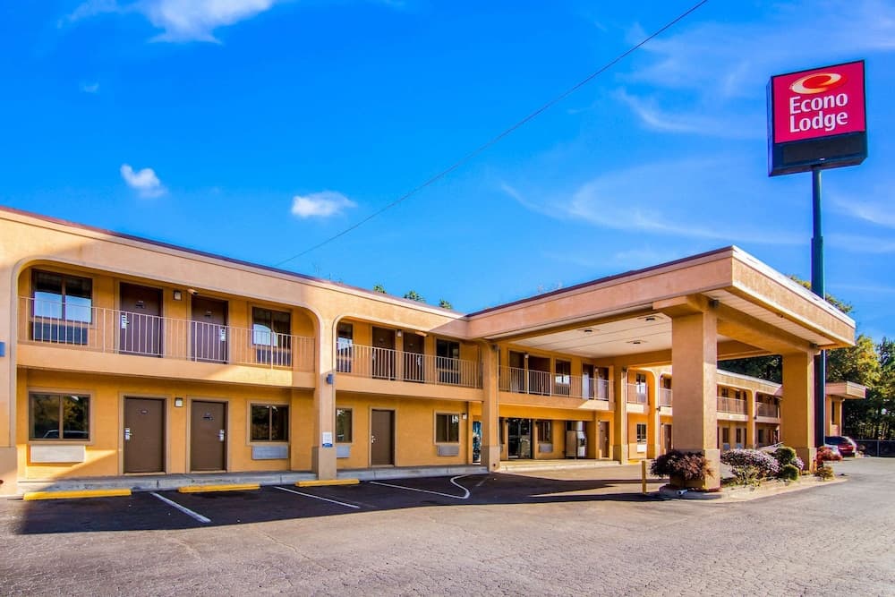 Econo Lodge Atlanta Airport East featured exterior or lobby in Forest Park, GA — similar hotel