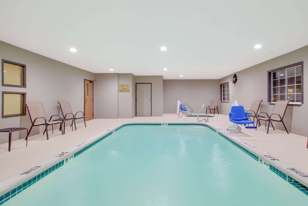 Days Inn by Wyndham Mesquite Rodeo TX gallery photo in Mesquite, TX — image 5