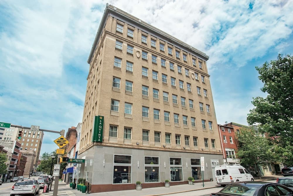 La Quinta Inn & Suites by Wyndham Baltimore Downtown featured exterior or lobby in Baltimore, MD — similar hotel