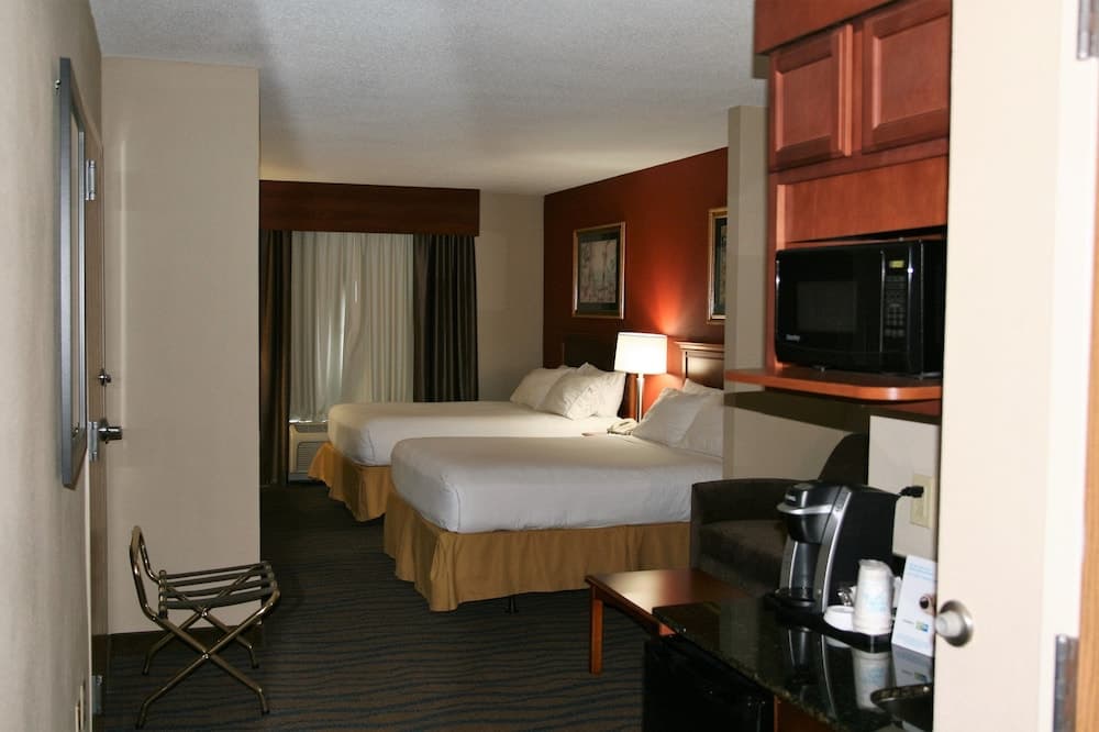 Holiday Inn Express Hotel & Suites Brooksville West by IHG gallery photo in Spring Hill, FL — image 19