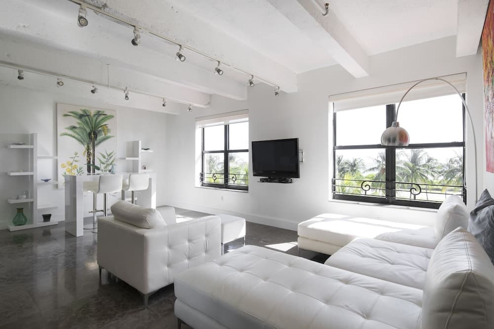 Luxury-Prime-2BR-Condo On Ocean Drive property views in Miami Beach, FL — gallery photo 3