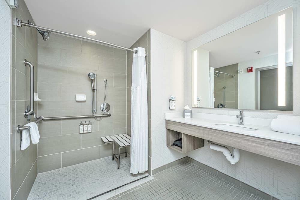 Holiday Inn Express & Suites Charleston Arpt-Conv Ctr Area gallery photo in North Charleston, SC — image 71