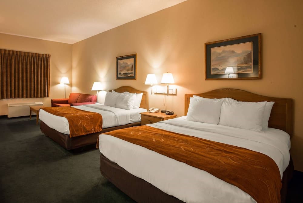Super 8 by Wyndham Cherokee property views in Cherokee, NC — gallery photo 3