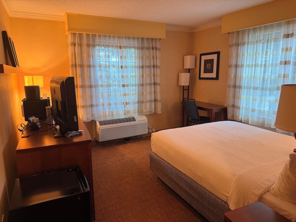 Woburn Inn property views in Woburn, MA — gallery photo 3