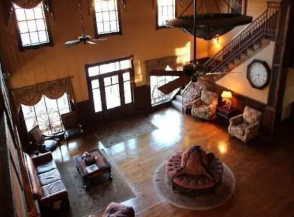 Lajitas Golf Resort and Spa interior in Terlingua, TX — gallery photo 2