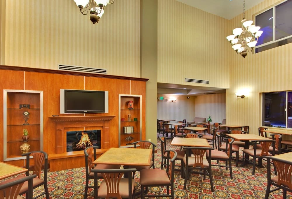City Express By Marriott Rancho Cucamonga gallery photo in Rancho Cucamonga, CA — image 9