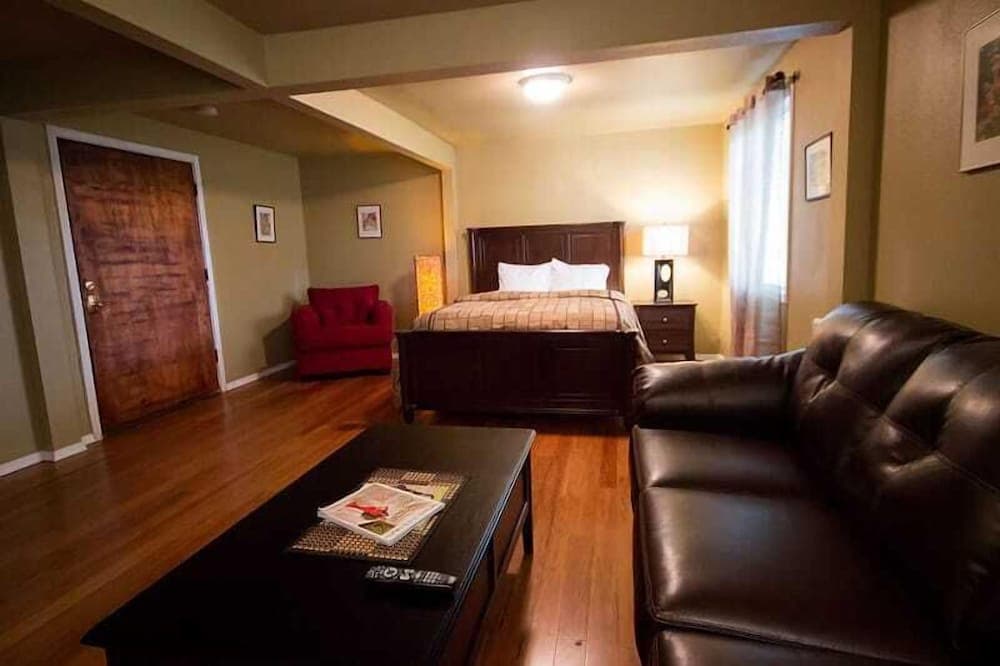 Camano Island Inn gallery photo in Camano Island, WA — image 42