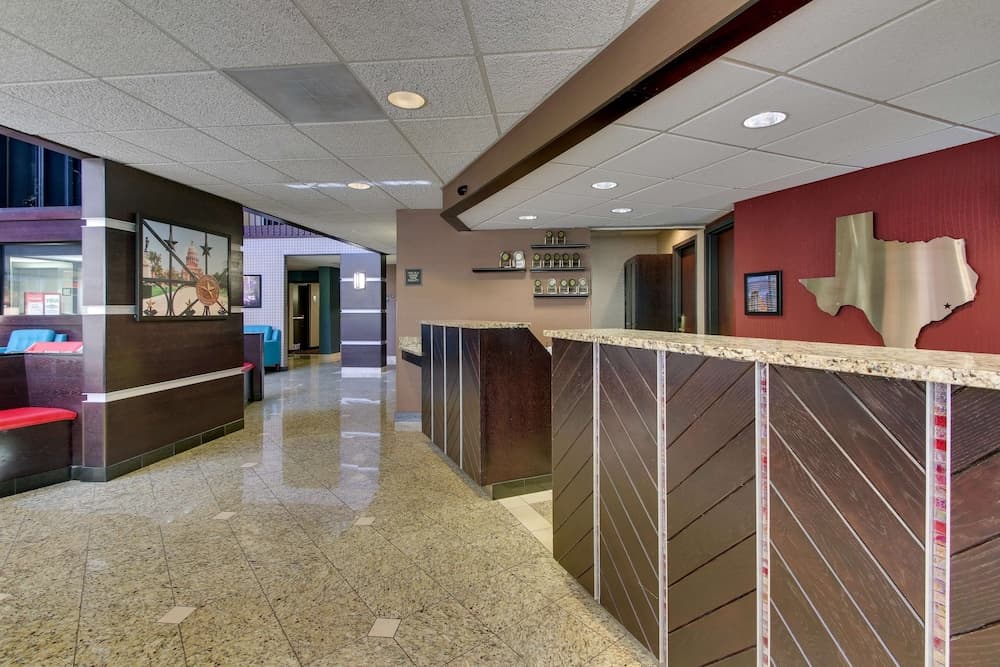 Heritage Inn Suites Houston/Sugar Land, Trademark by Wyndham gallery photo in Sugar Land, TX — image 11