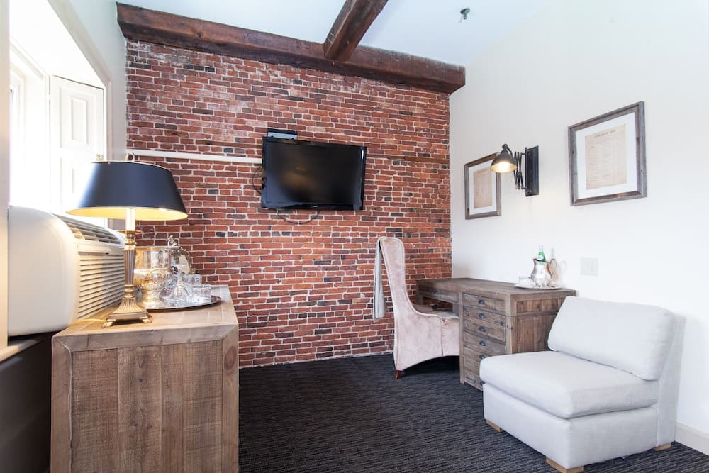Garrison Inn Boutique Hotel gallery photo in Newburyport, MA — image 31