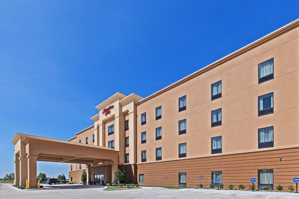 Hampton Inn Marion featured exterior or lobby in Marion, AR — similar hotel
