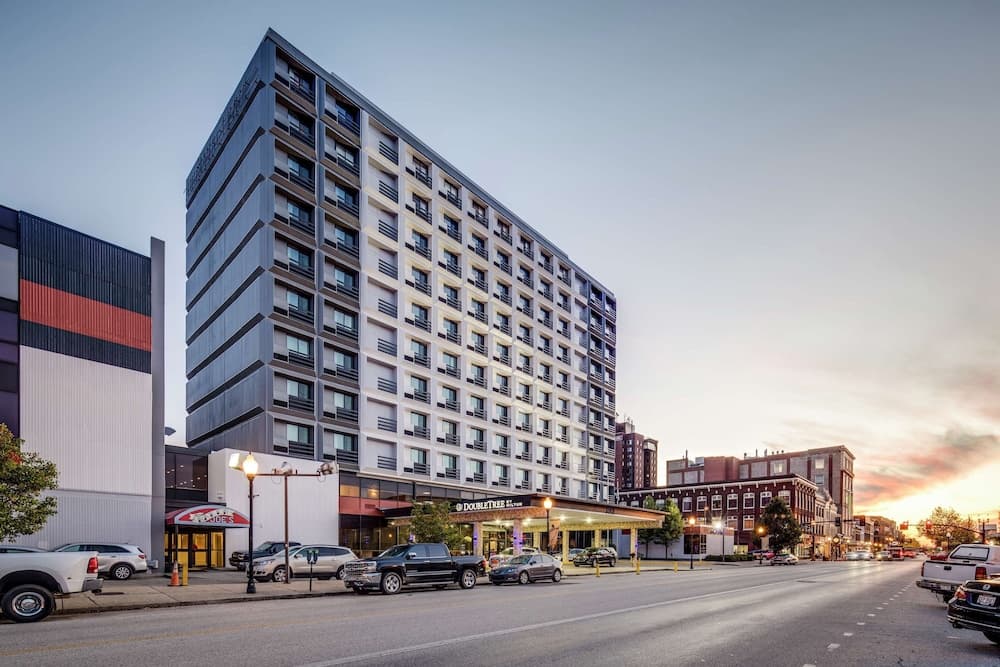 DoubleTree by Hilton Huntington — hotel in Huntington, West Virginia