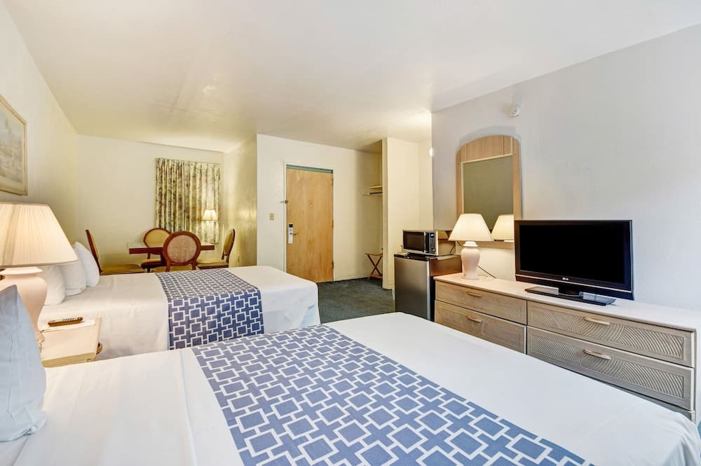 Key Largo Inn property views in Key Largo, FL — gallery photo 3