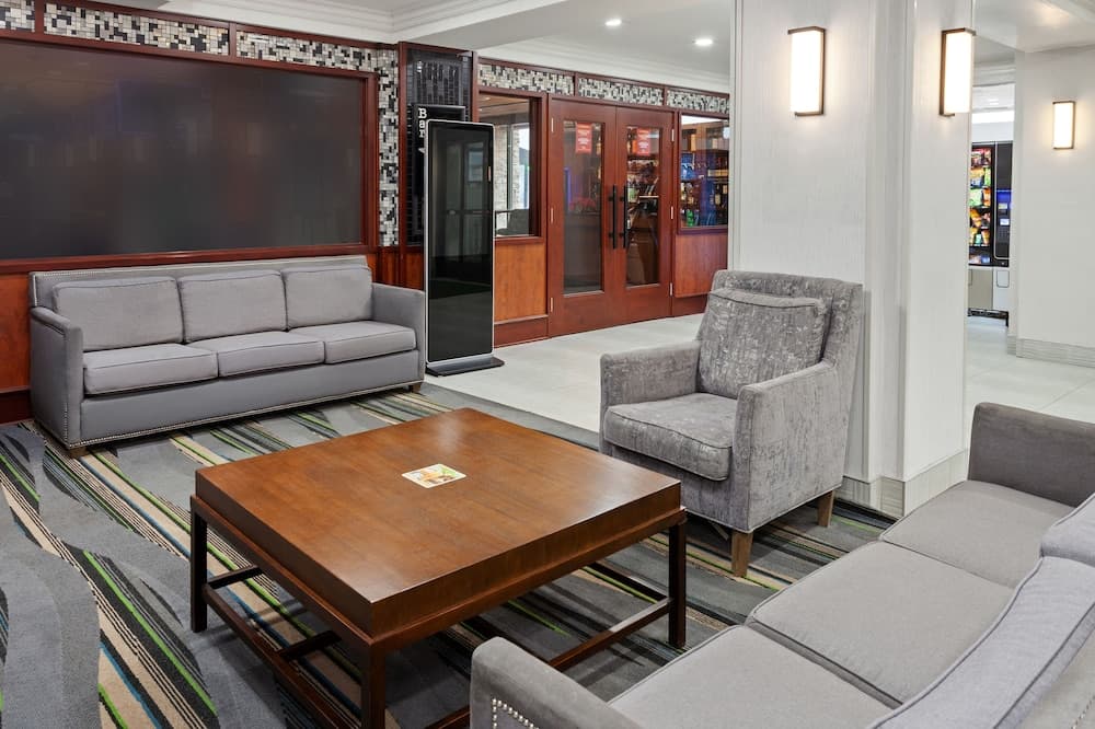 Holiday Inn Chicago-Oakbrook by IHG interior in Villa Park, IL — gallery photo 2