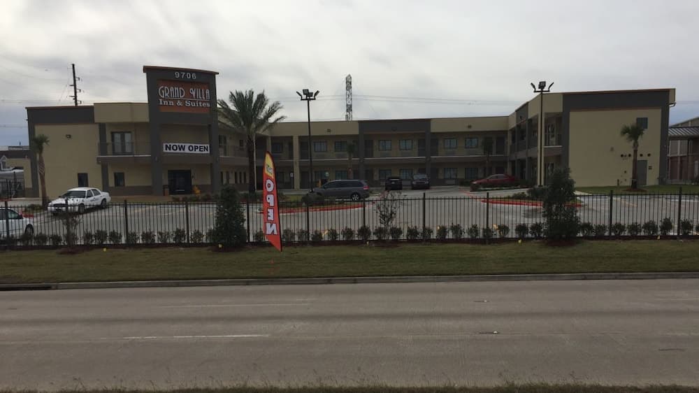 Grand Villa Inn & Suites - Humble — hotel in Humble, Texas