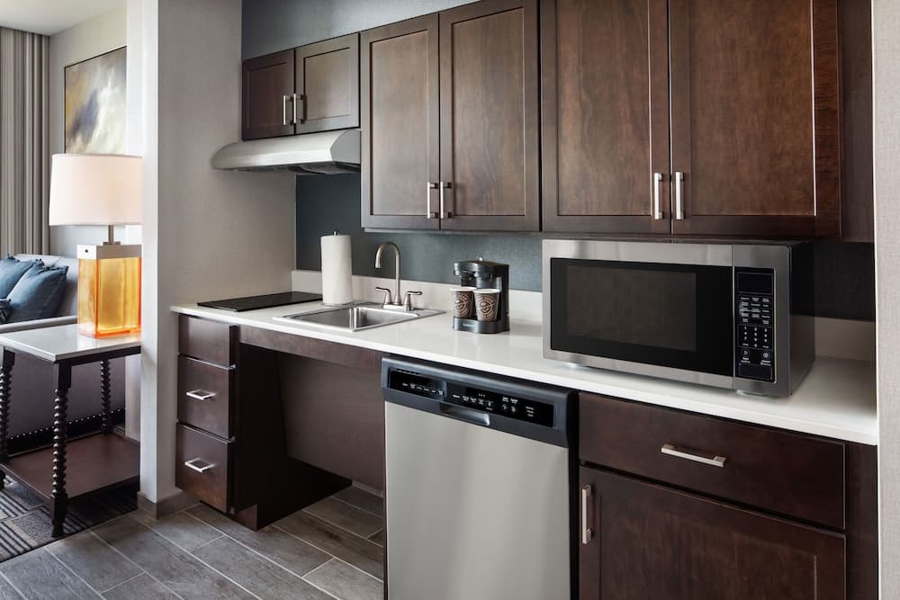 Homewood Suites by Hilton Teaneck Glenpointe gallery photo in Teaneck — image 37