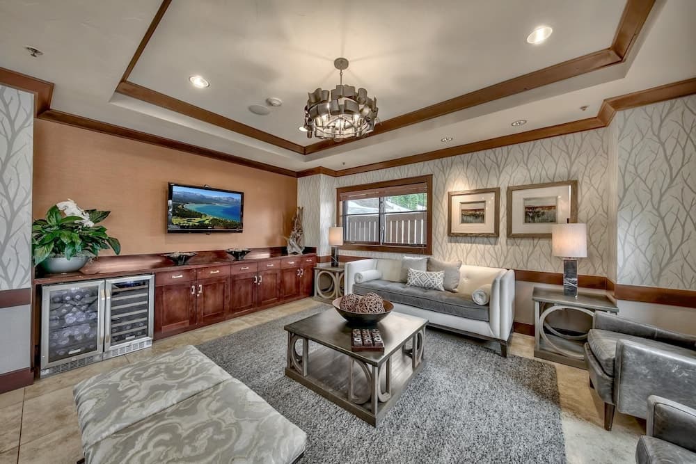 2 Bedroom At Constellation S Condo by RedAwning property views in Truckee, CA — gallery photo 3