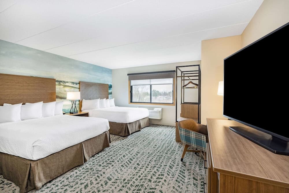 AmericInn by Wyndham Duluth South Black Woods Event Center interior in Duluth, MN — gallery photo 2