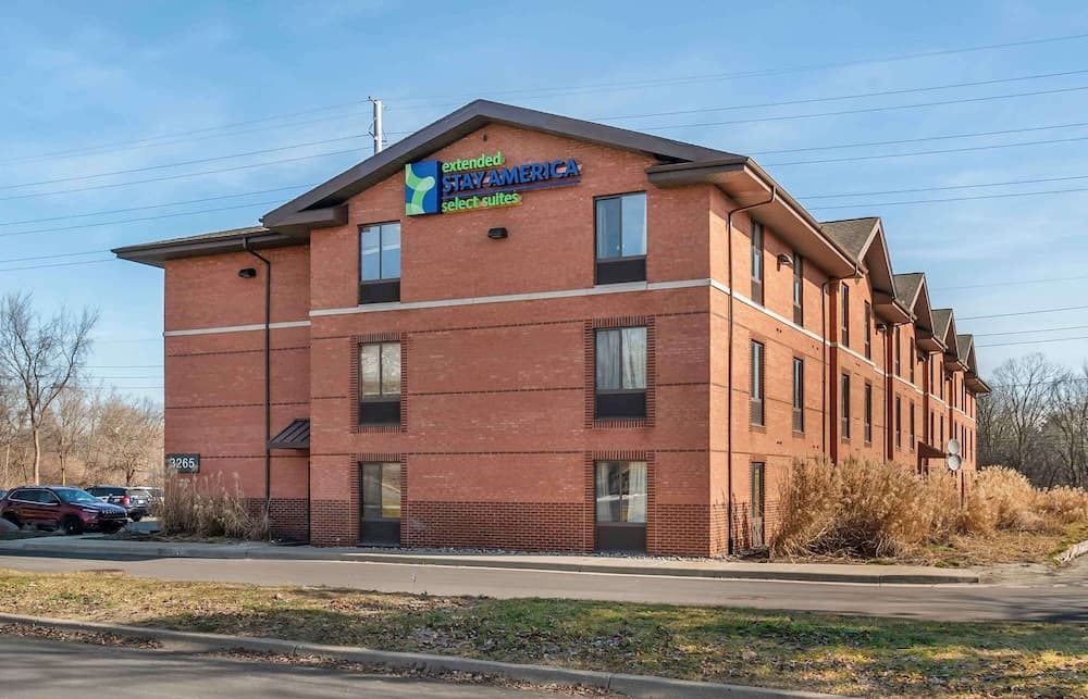 Extended Stay America Select Suites Detroit Ann Arbor Univ S featured exterior or lobby in Ann Arbor, MI — similar hotel