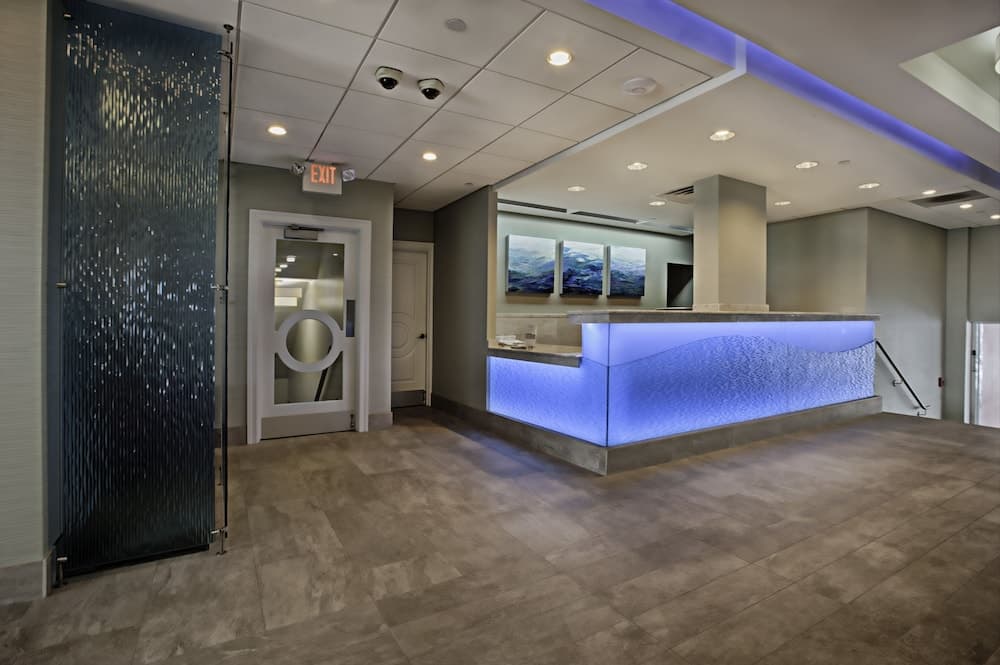 Port-O-Call Hotel interior in Ocean City, NJ — gallery photo 2