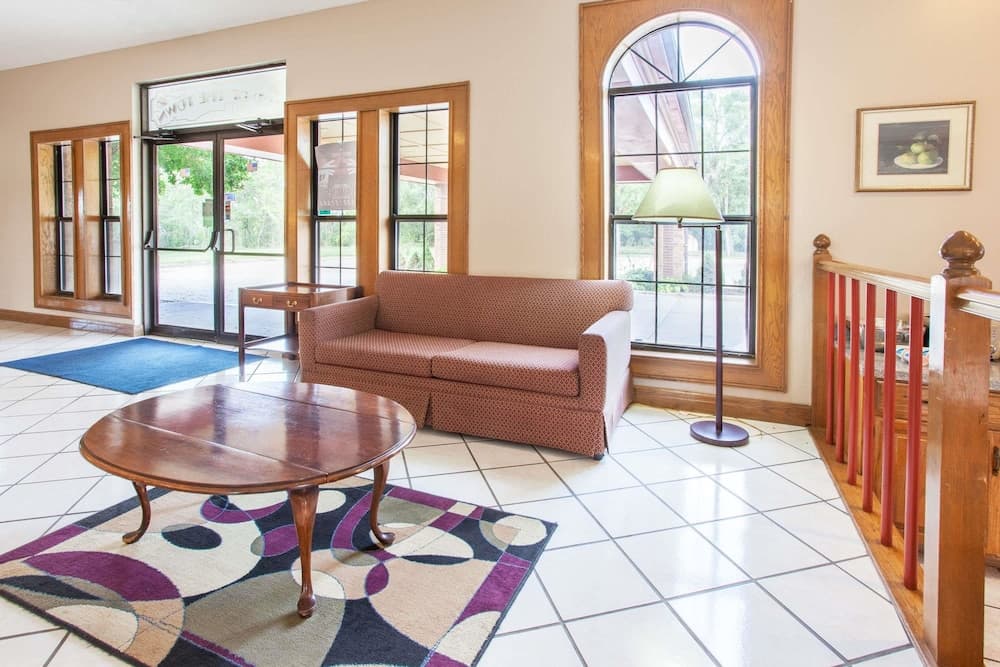 Super 8 by Wyndham Atchison property views in Atchison, KS — gallery photo 3