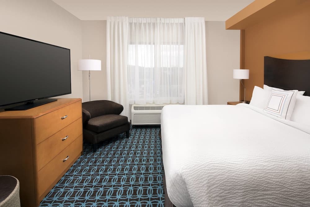 Fairfield Inn by Marriott Washington D.C. interior in Washington, DC — gallery photo 2