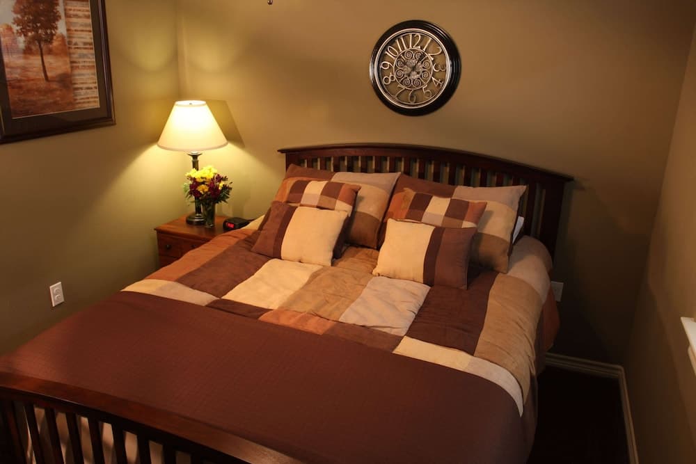Eagle's Den Suites Kenedy a Travelodge by Wyndham property views in Kenedy, TX — gallery photo 3