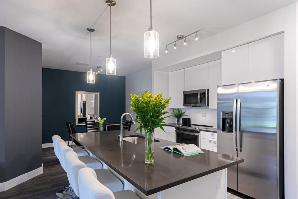 Landing Tampa Westshore property views in Tampa, FL — gallery photo 3