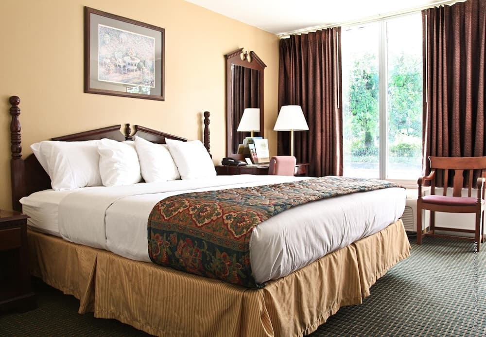 Carmel Inn & Suites gallery photo in Thibodaux, LA — image 10
