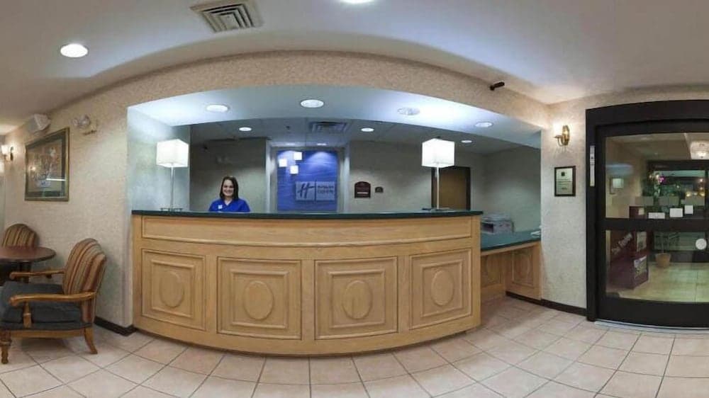 Holiday Inn Express & Suites Alliance by IHG interior in Alliance, OH — gallery photo 2