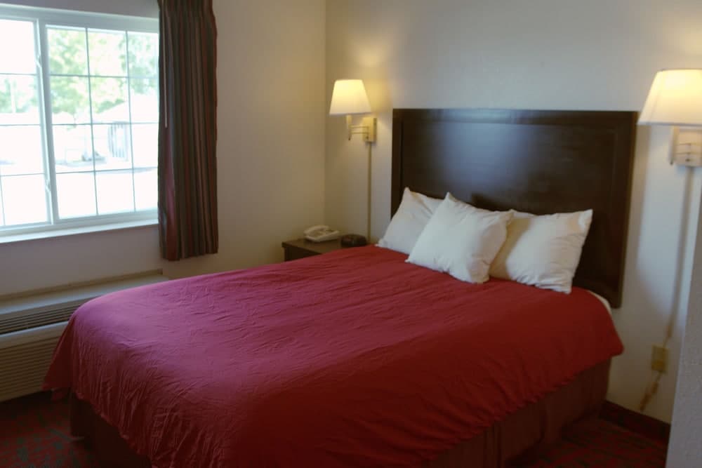 Sandalwood Studios & Suites interior in Shakopee, MN — gallery photo 2