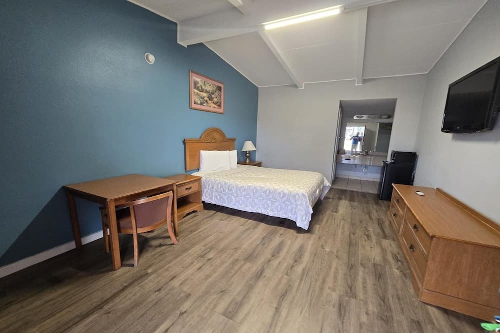 Luxury Inn & Suites and RV Park property views in Nacogdoches, TX — gallery photo 3