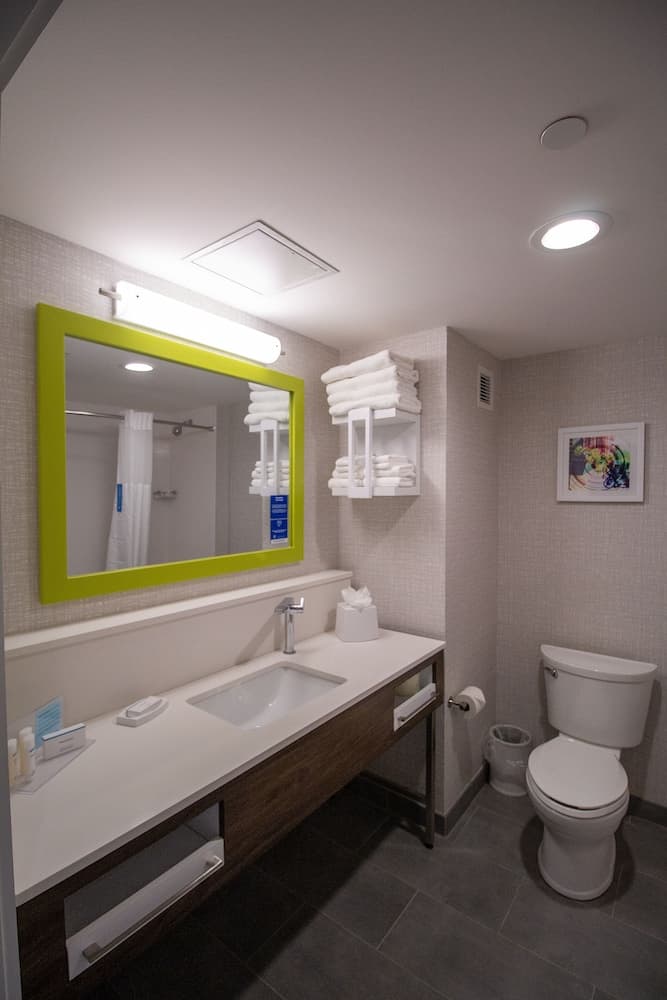 Hampton Inn & Suites North Attleboro gallery photo in North Attleboro — image 13