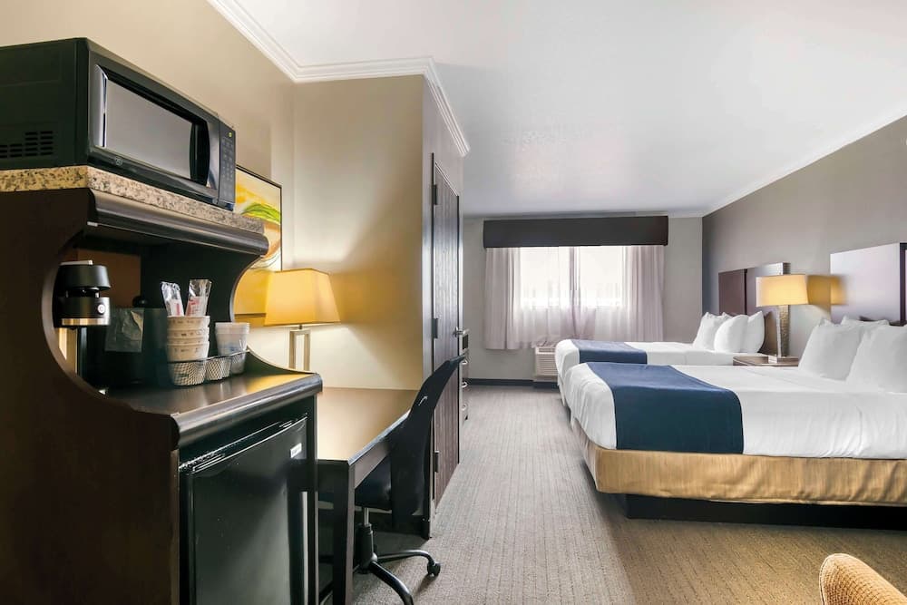 Best Western Plus Olathe Hotel gallery photo in Olathe, KS — image 24