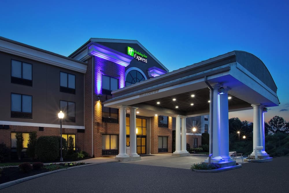 Holiday Inn Express & Suites Kent - University Area by IHG featured exterior or lobby in Kent, OH — similar hotel