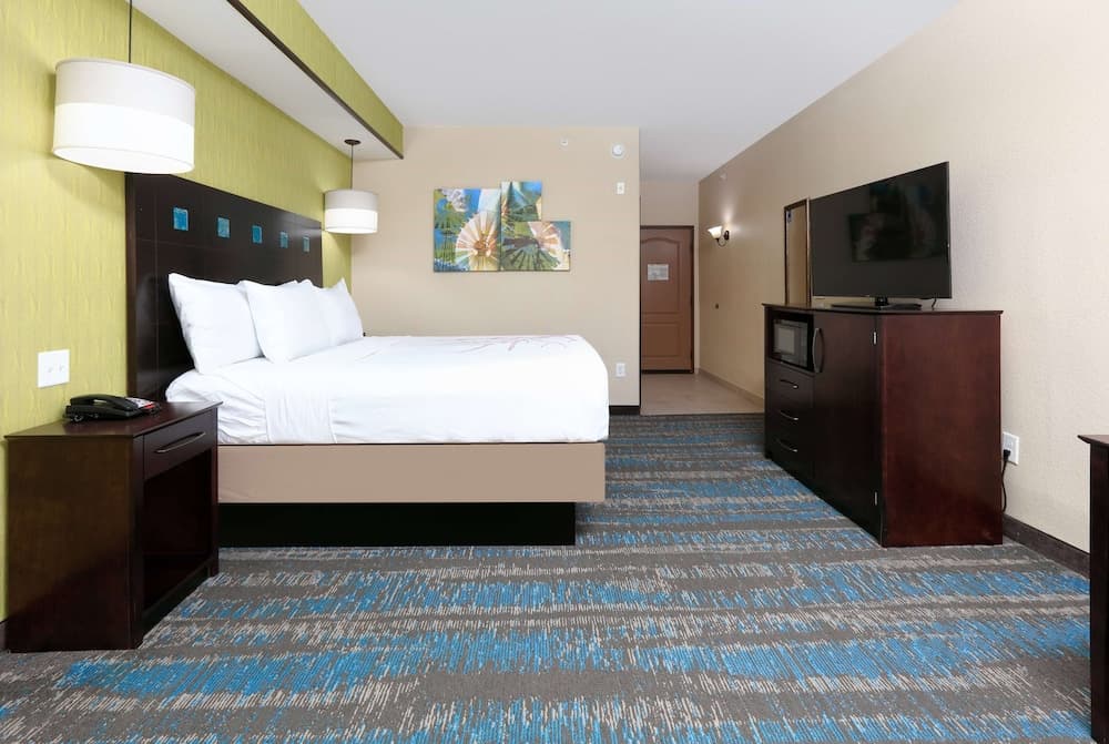La Quinta Inn & Suites by Wyndham Dallas Grand Prairie South gallery photo in Grand Prairie, TX — image 32