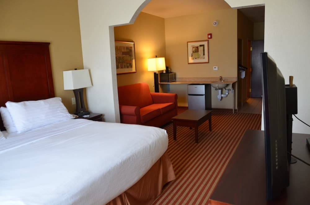 Holiday Inn Express Amarillo South by IHG interior in Amarillo, TX — gallery photo 2