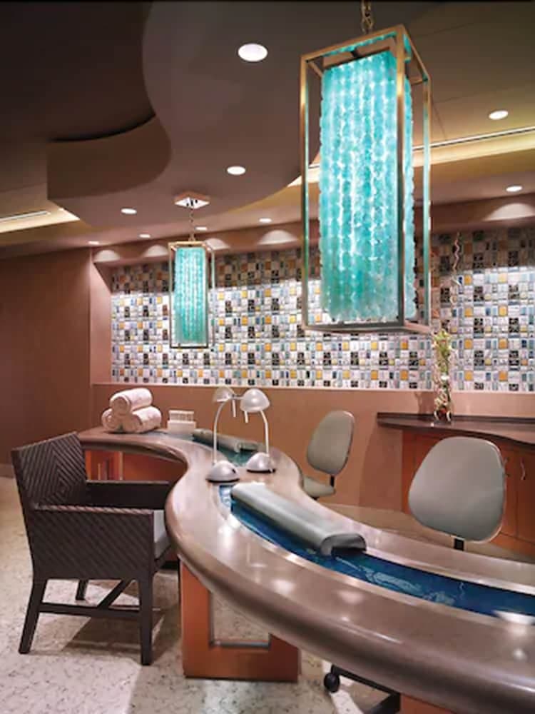 Ameristar Casino Resort and Spa interior in St. Charles, MO — gallery photo 2